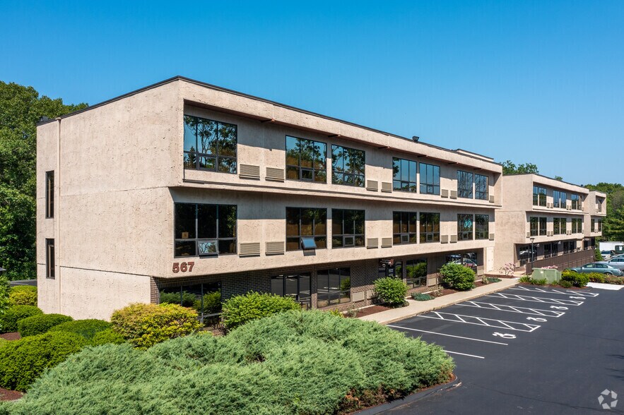 More Photos Of 567 Vauxhall St, Waterford Medical For Sale