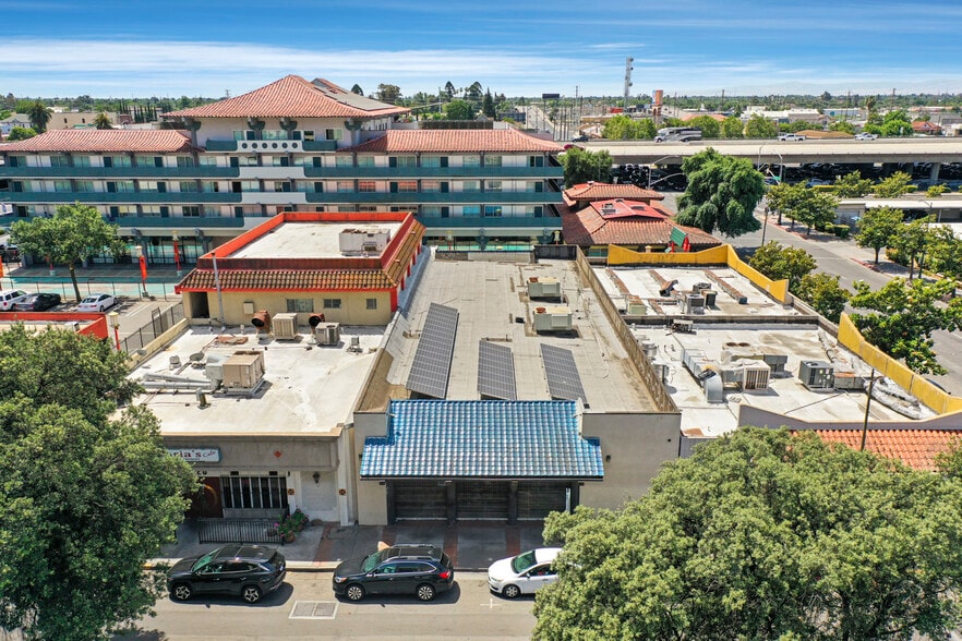 More Photos Of 112 E Market St, Stockton Storefront For Sale