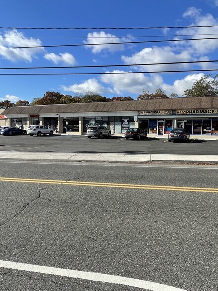 More Photos Of 34-48 Lowell Ave, Islip Terrace General Retail For Lease