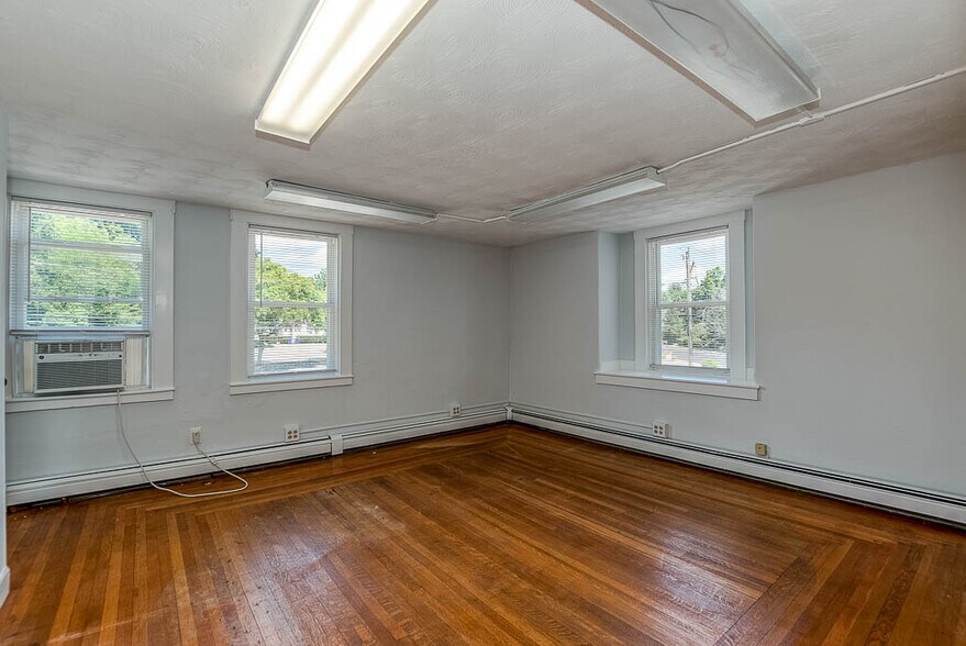 More Photos Of 27 Jefferson St, Taunton Office For Sale