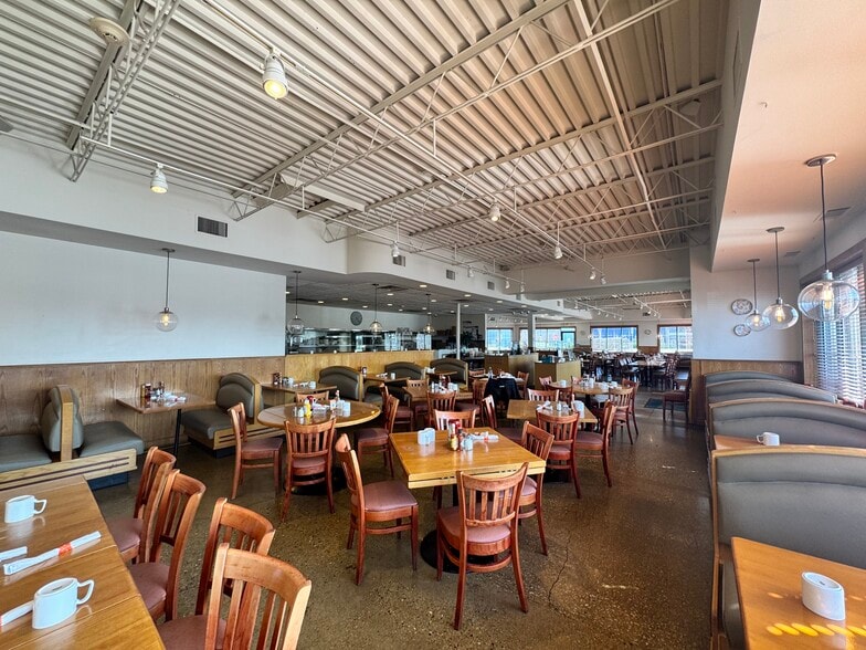 More Photos Of 1144 Devon Ave, Elk Grove Village Freestanding For Sale