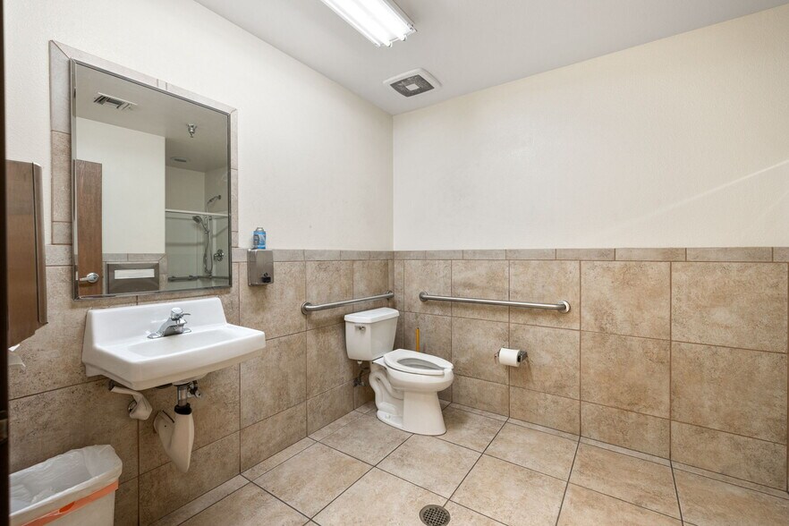 More Photos Of 72203 Adelaid St, Thousand Palms Industrial For Sale