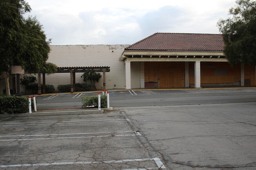 More Photos Of 24595 Alessandro Blvd, Moreno Valley Supermarket For Lease