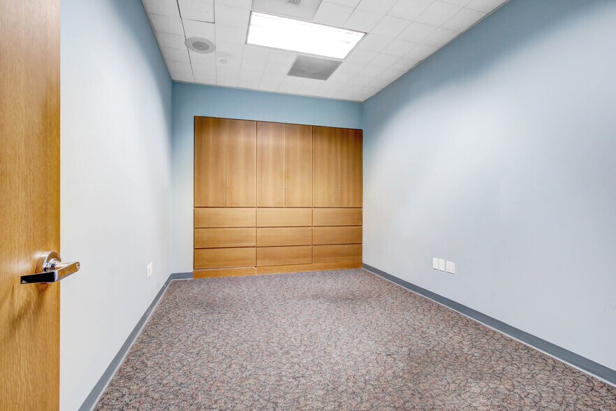 More Photos Of 444 S Flower St, Los Angeles Office For Lease