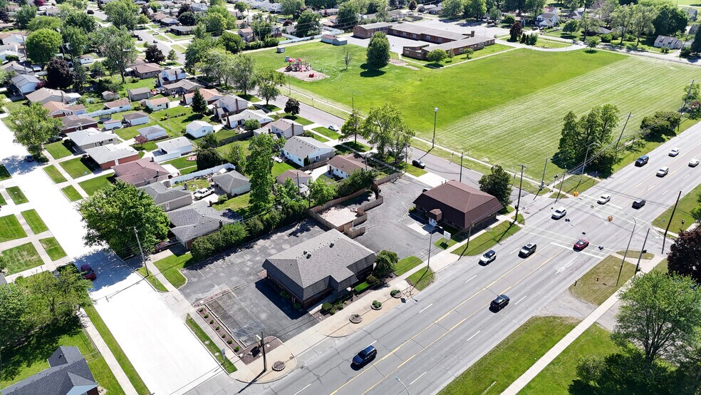 More Photos Of 24825 Eureka Rd, Taylor Office For Sale