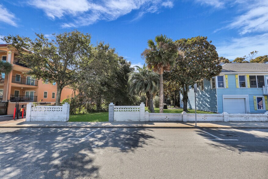 Primary Photo Of 15 15th St, Tybee Island Specialty For Lease