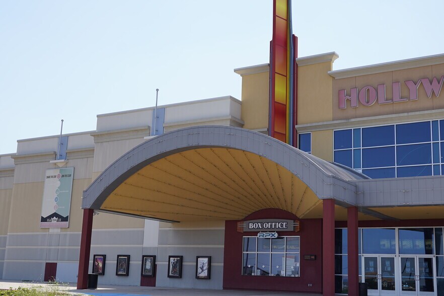 More Photos Of 2401 Jacaman Rd, Laredo Freestanding For Lease