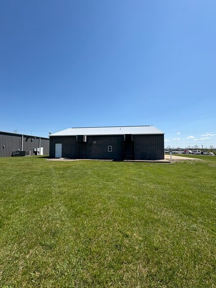 More Photos Of 66850 Executive Dr, Saint Clairsville Warehouse For Lease
