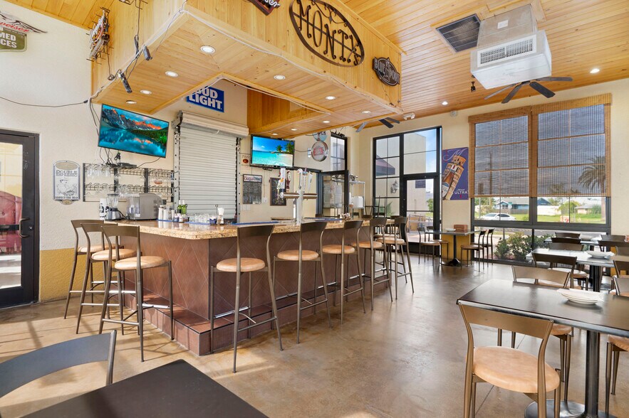 More Photos Of 2515 Tamiami Trl, Punta Gorda Restaurant For Sale