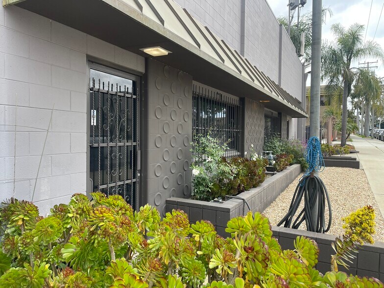 More Photos Of 2764 Saint Louis Ave, Signal Hill Warehouse For Lease