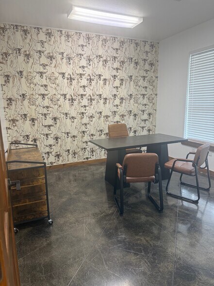 More Photos Of 2050 US-290 Hwy, Dripping Springs Office For Lease