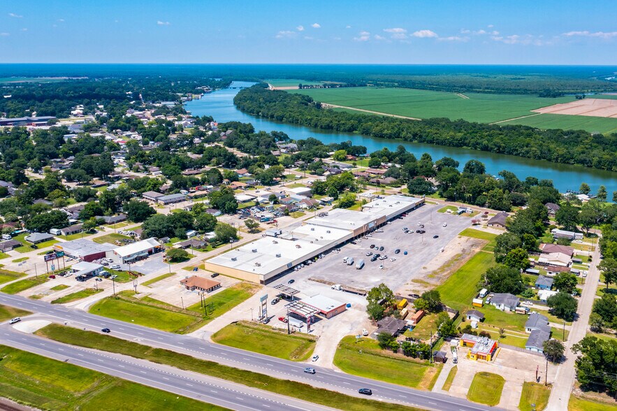 More Photos Of 500 US 90, Patterson Supermarket For Lease