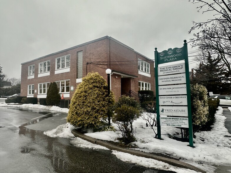 More Photos Of 36 Sherwood Pl, Greenwich Office For Lease