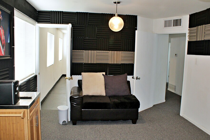 More Photos Of 2317 E Missouri Ave, El Paso Freestanding For Lease