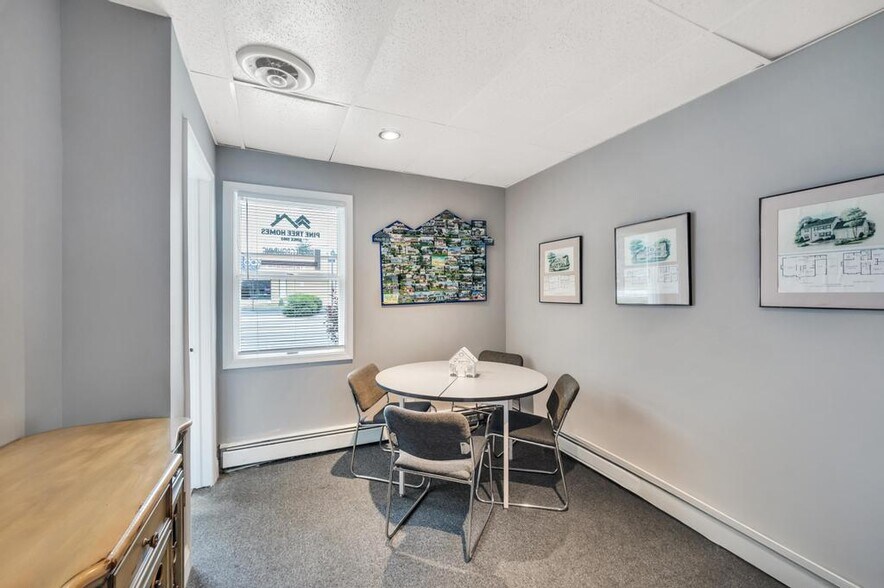 More Photos Of 2539 Middle Country Rd, Centereach Office For Lease