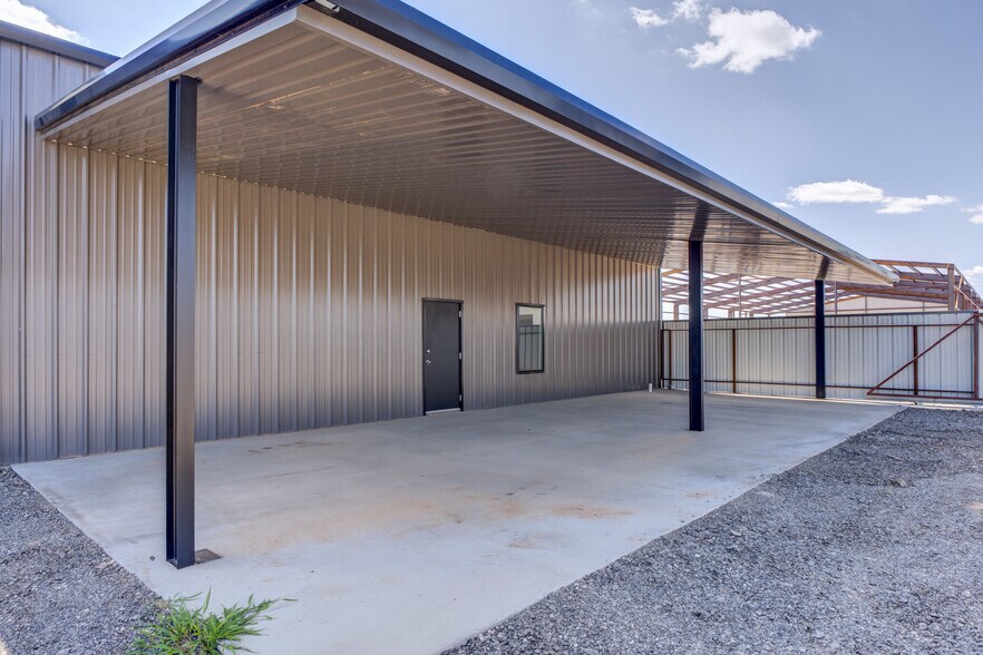 More Photos Of 11419 CR 2220, Lubbock Warehouse For Sale