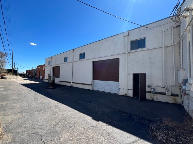 More Photos Of 2610 S Raritan Cir, Englewood Industrial For Lease