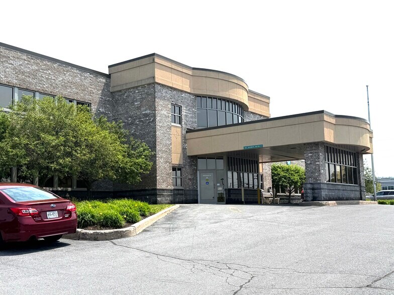 More Photos Of 1571 Washington St, Watertown Medical For Lease