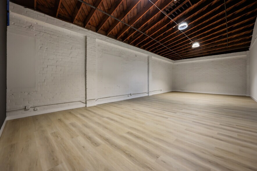 More Photos Of 2529 Chambers St, Vernon Warehouse For Lease
