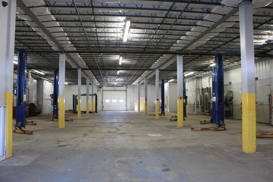 More Photos Of 4 Gator Rock Rd, Somersworth Distribution For Sale