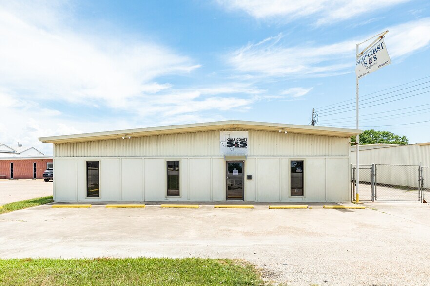 Primary Photo Of 6322 E Highway 332, Freeport Warehouse For Sale