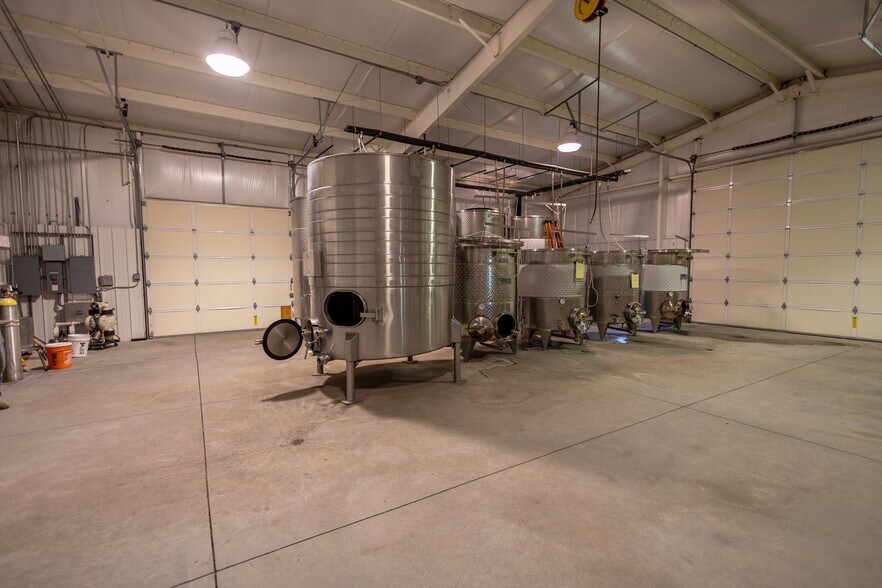 More Photos Of 53582 Falcon Rd, Olathe Winery Vineyard For Sale