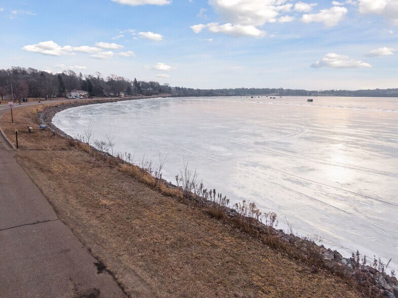 More Photos Of xxx Lake Blvd, Buffalo Apartments For Sale