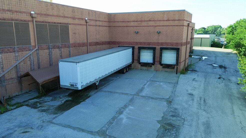 More Photos Of 6495 Quivira Rd, Shawnee General Retail For Lease