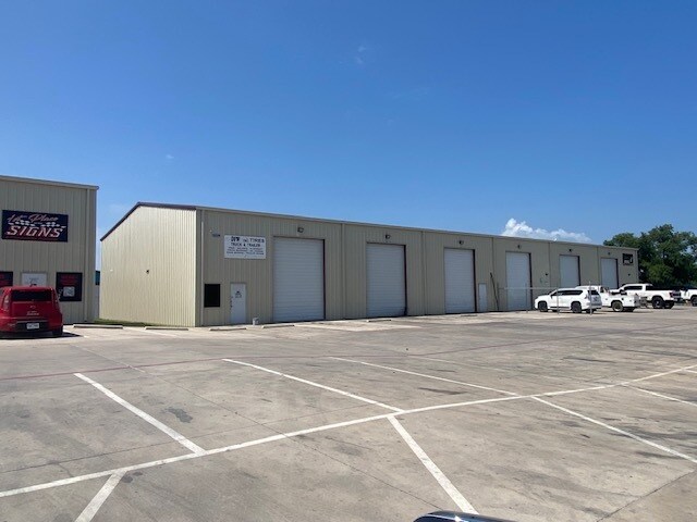 Primary Photo Of 12519 US-287 BUS, Fort Worth Warehouse For Lease