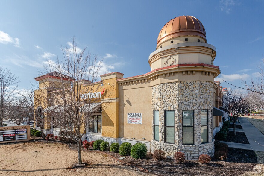 More Photos Of 3931 N Shiloh Dr, Fayetteville Freestanding For Lease