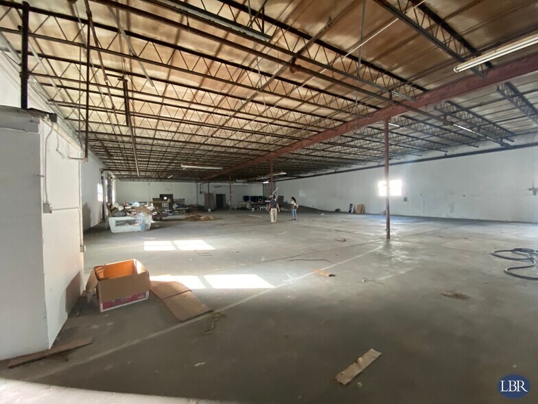 More Photos Of 1029 Aurora Rd, Melbourne Manufacturing For Lease