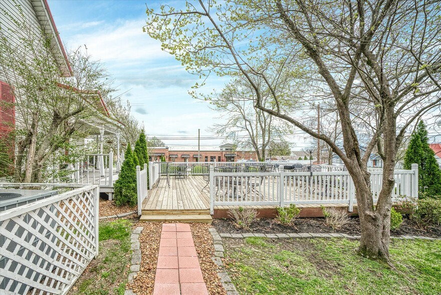 More Photos Of 232 N Peachtree Ave, Cookeville Restaurant For Sale