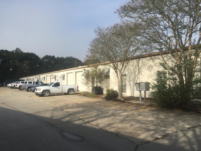 More Photos Of 11616 Industriplex Blvd, Baton Rouge Warehouse For Sale