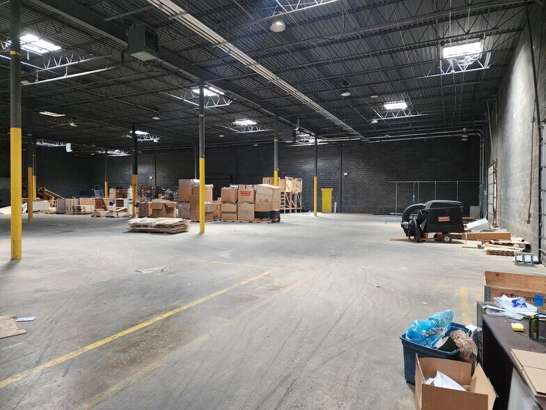 More Photos Of 40 Poplar St, Scranton Warehouse For Lease