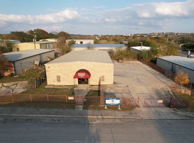 More Photos Of 13106 Lookout Rdg, San Antonio Warehouse For Sale