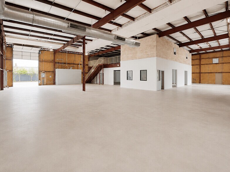 More Photos Of 3508 Wellsite Dr, Norman Distribution For Sale