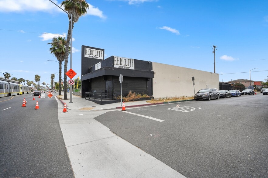 More Photos Of 1750 N Long Beach Blvd, Long Beach Freestanding For Sale