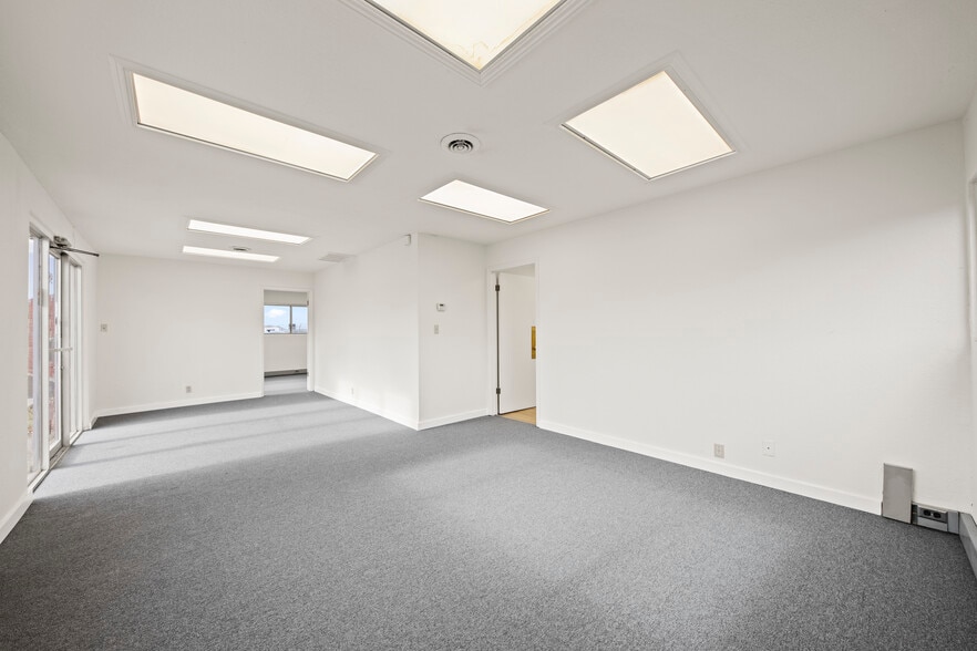 More Photos Of 985 Parker Ct, Santa Clara Warehouse For Sale