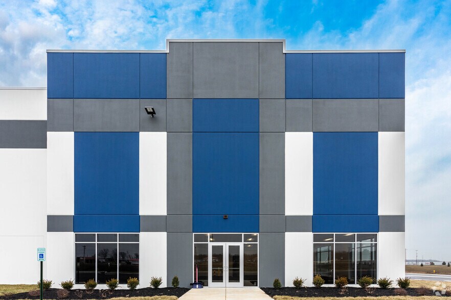 More Photos Of 283 Cardinal Dr, Marengo Warehouse For Sale