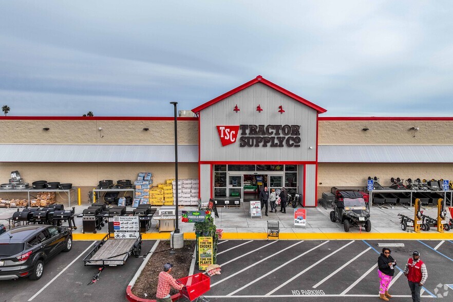 More Photos Of 115 Sunset Ave, Suisun City General Retail For Lease