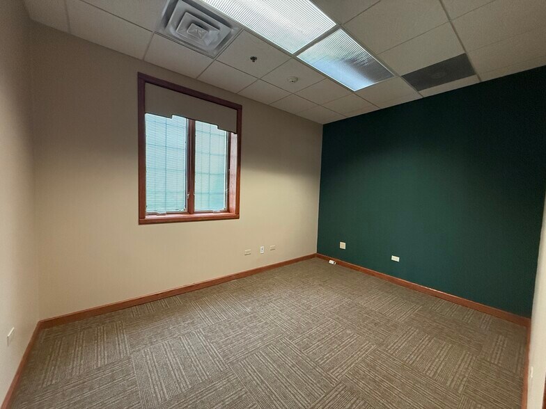 More Photos Of 2429 Randall Rd, Carpentersville Storefront Retail Office For Lease