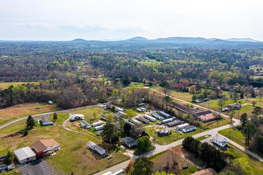 1521 Airport Rhodhiss Rd, Hickory, NC 28601 Manufactured Housing
