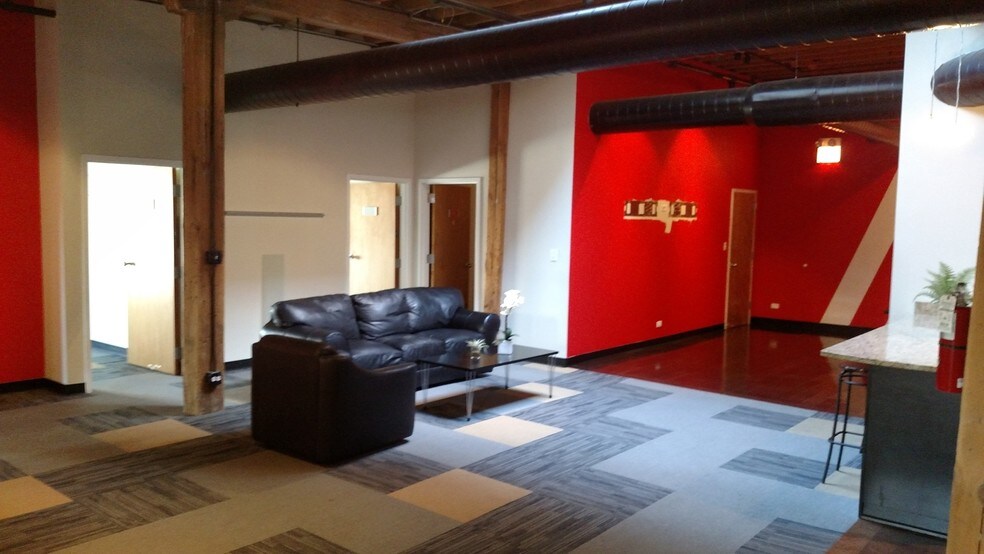 More Photos Of 216 S Jefferson St, Chicago Loft Creative Space For Lease
