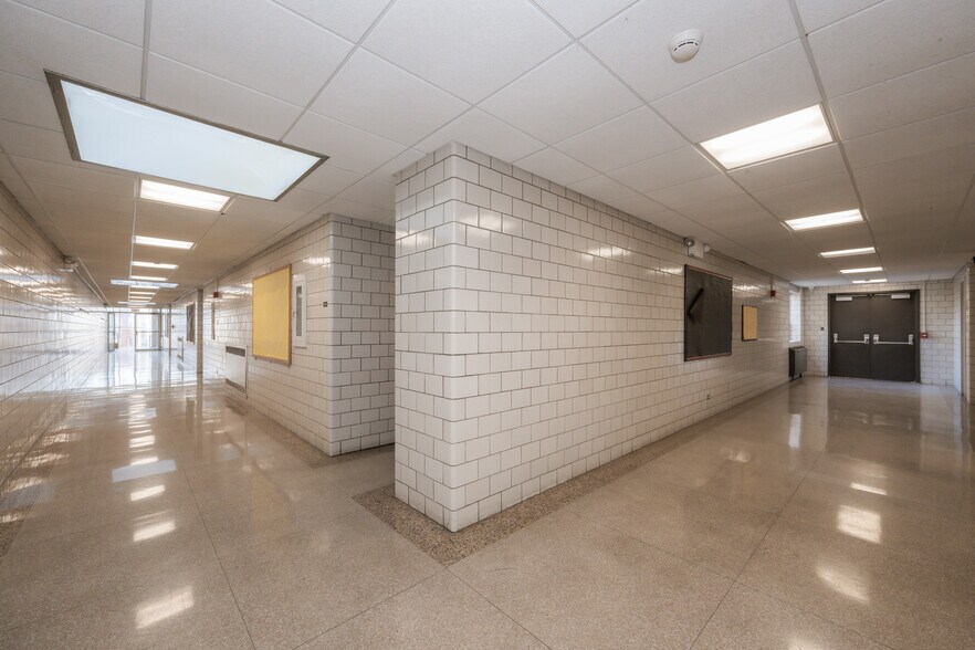 More Photos Of 200 S Oak Park Ave, Oak Park Schools For Sale