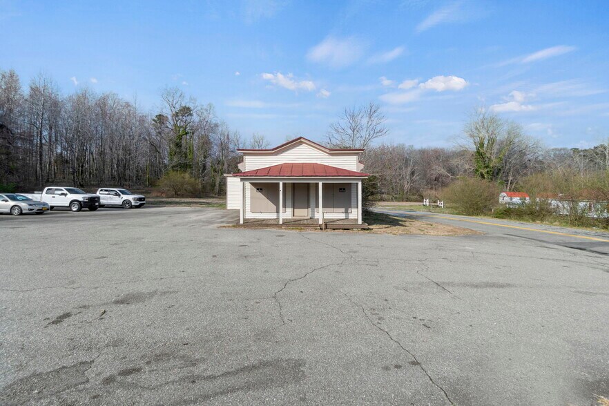 More Photos Of 10290 John Clayton Memorial Hwy, Gloucester Freestanding For Sale