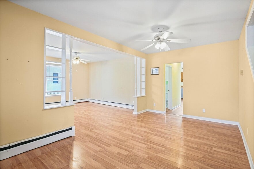 More Photos Of 122 E Main St, Stevensville Office For Sale