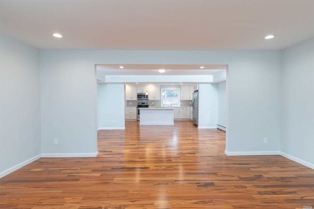 More Photos Of 57 Sheryl Cres, Smithtown Apartments For Sale