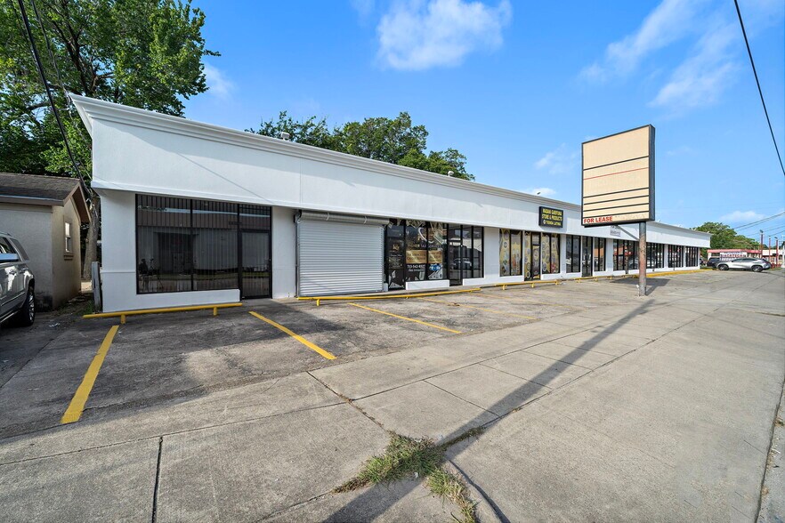 Primary Photo Of 6930 Lyons Ave, Houston Storefront Retail Office For Sale