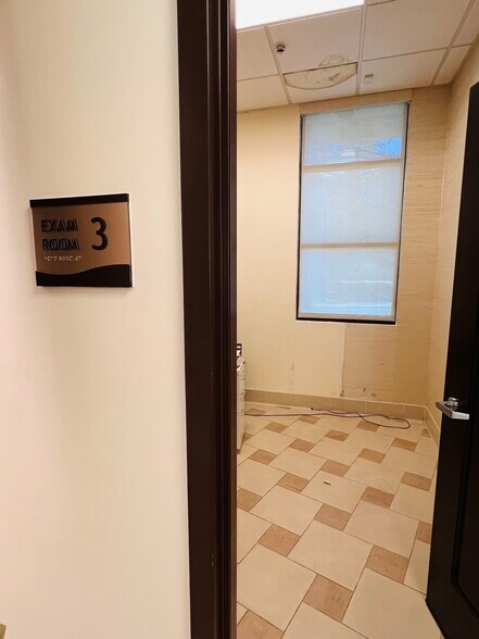 More Photos Of 2693 E Washington Blvd, Pasadena Medical For Lease