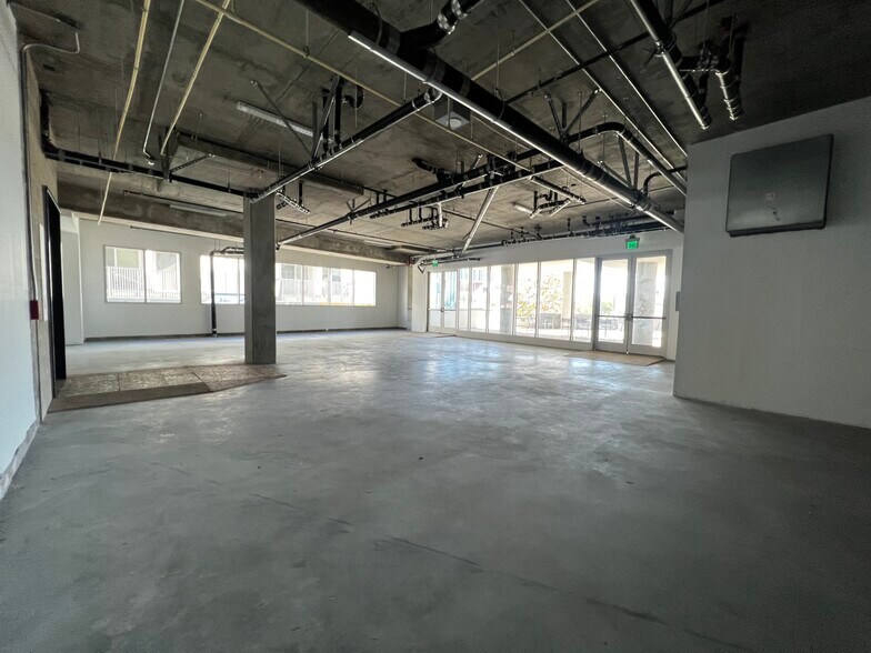 More Photos Of 555 N Spring St, Los Angeles Apartments For Lease